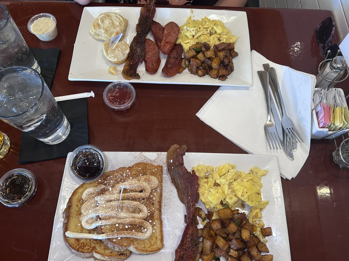 Thank you <a href="/Bay1iee14/">Baylie</a> for treating
me to brunch this morning at Alamo Biscuit! 🥰 It was delicious!