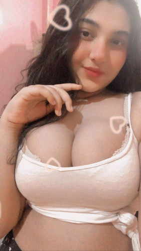 RoYl477780's tweet photo. اختك مفهماك انها داخله تنام هيا معايا بعد ماشفت زوبري😈 https://t.co/25v0B0uLOm