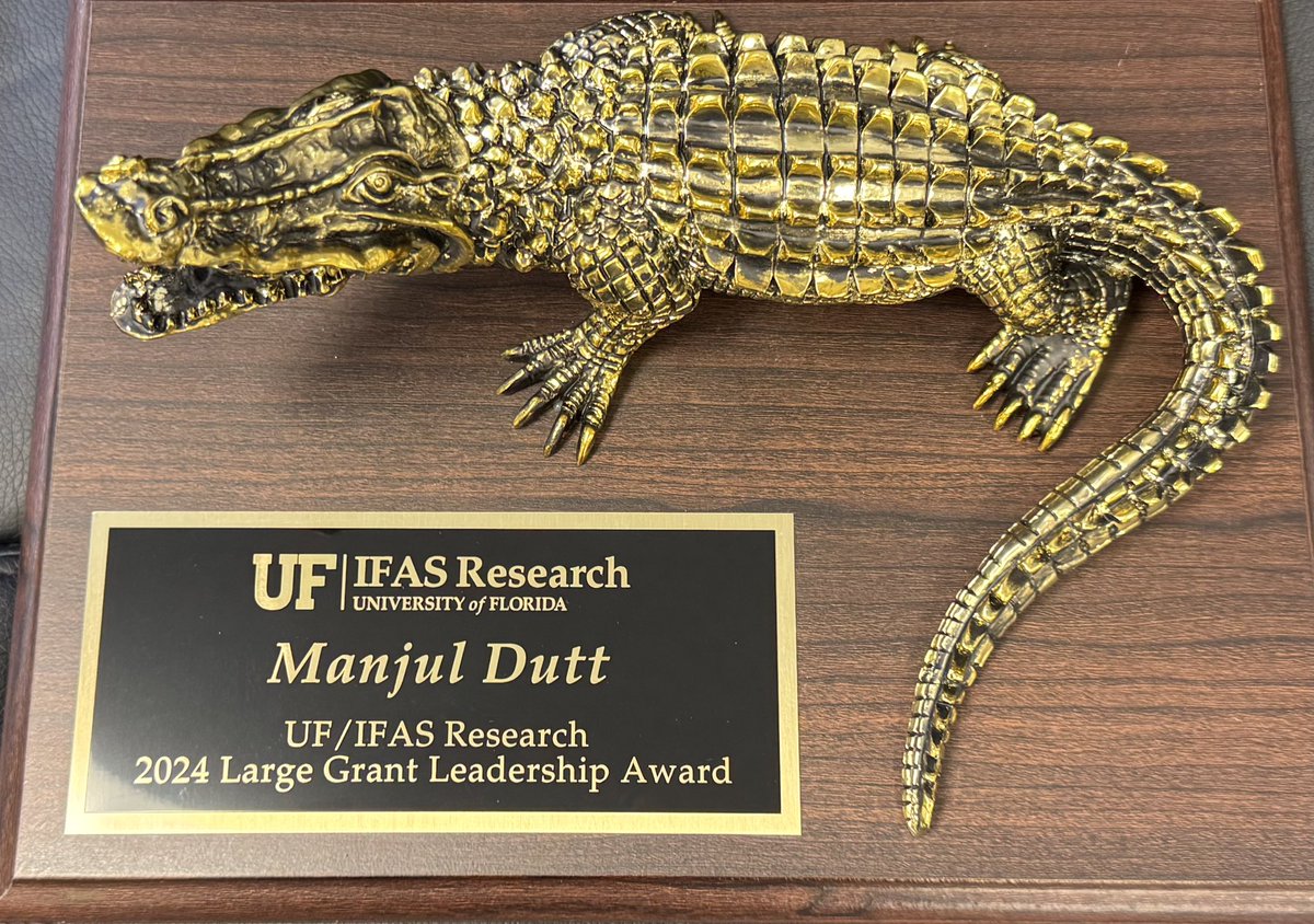 Manjul Dutt π§¬π (@fruitscanbefun) on Twitter photo Thank you <a href="/UF_IFASResearch/">UF/IFAS Dean for Research</a> Dean Gilbert for presenting the #largegrantaward today. <a href="/UFcitrus/">UF Citrus Research</a> Thank you <a href="/UF_IFASResearch/">UF/IFAS Dean for Research</a> Dean Gilbert for presenting the #largegrantaward today. <a href="/UFcitrus/">UF Citrus Research</a>