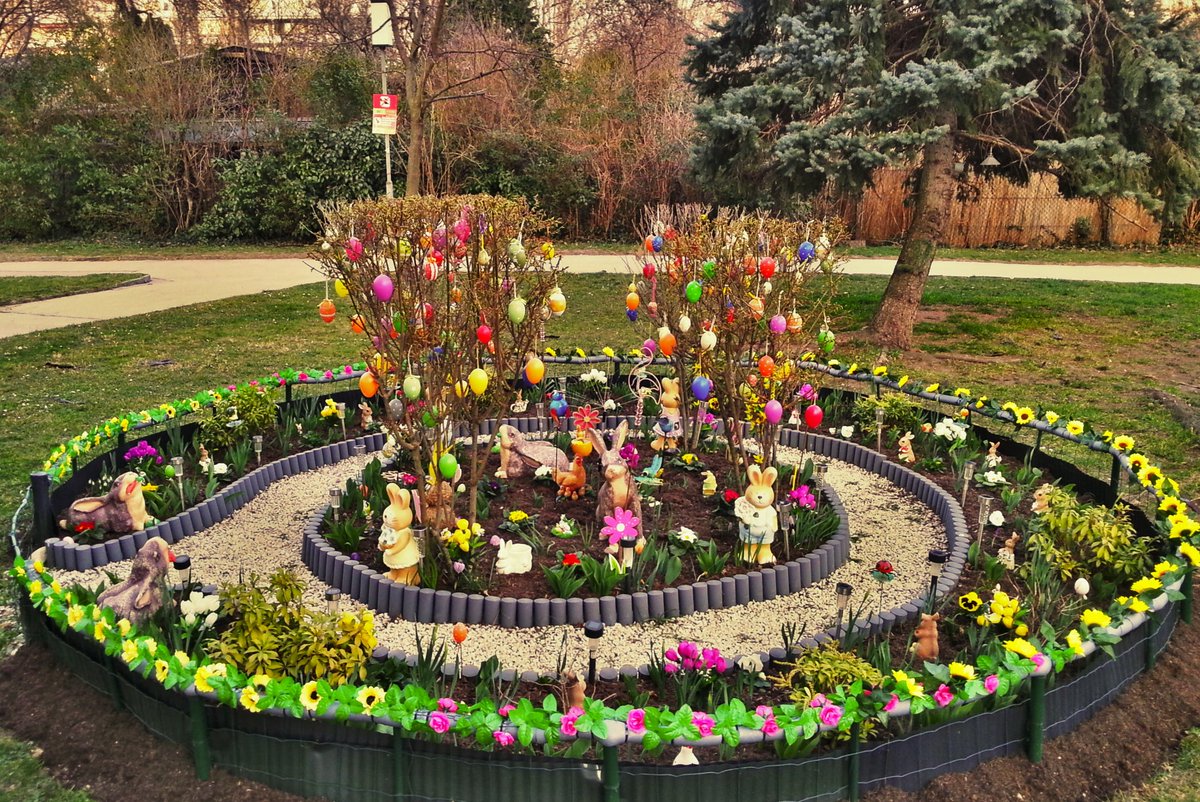 apex_archive's tweet image. Und die Dame vom Brigittenauer Gemeindebau hat wieder was gemacht :D  :)  &amp;lt;3

#Ostern #deko #dekoration #decoration #eastern #EasterBunny