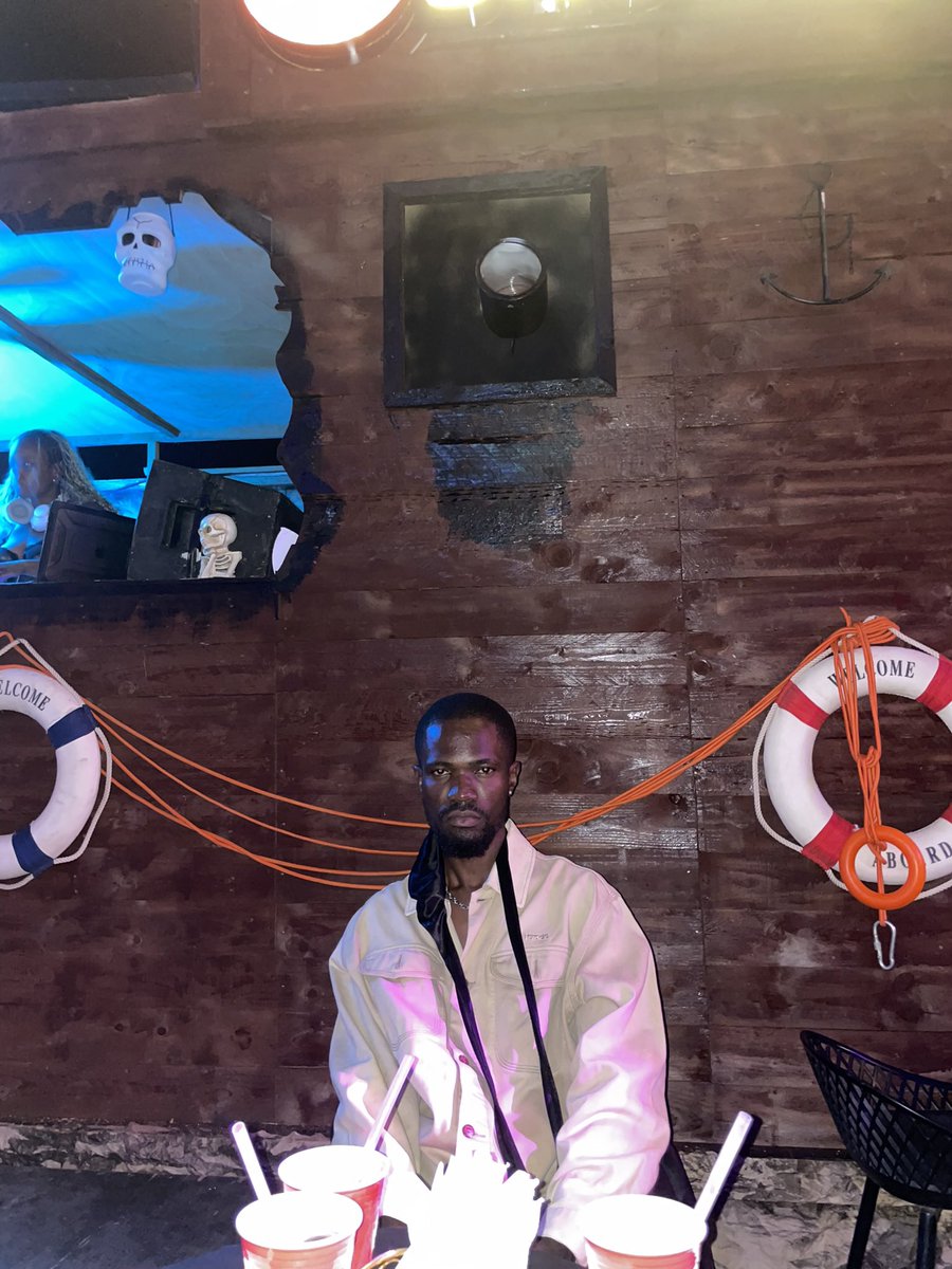 FNBons's tweet photo. Wossop! Stream my new joint with @CHEQMATIC on all music platforms.

https://t.co/dn2WlLn9gi 🦚x😈 https://t.co/nPAvwJaZFE