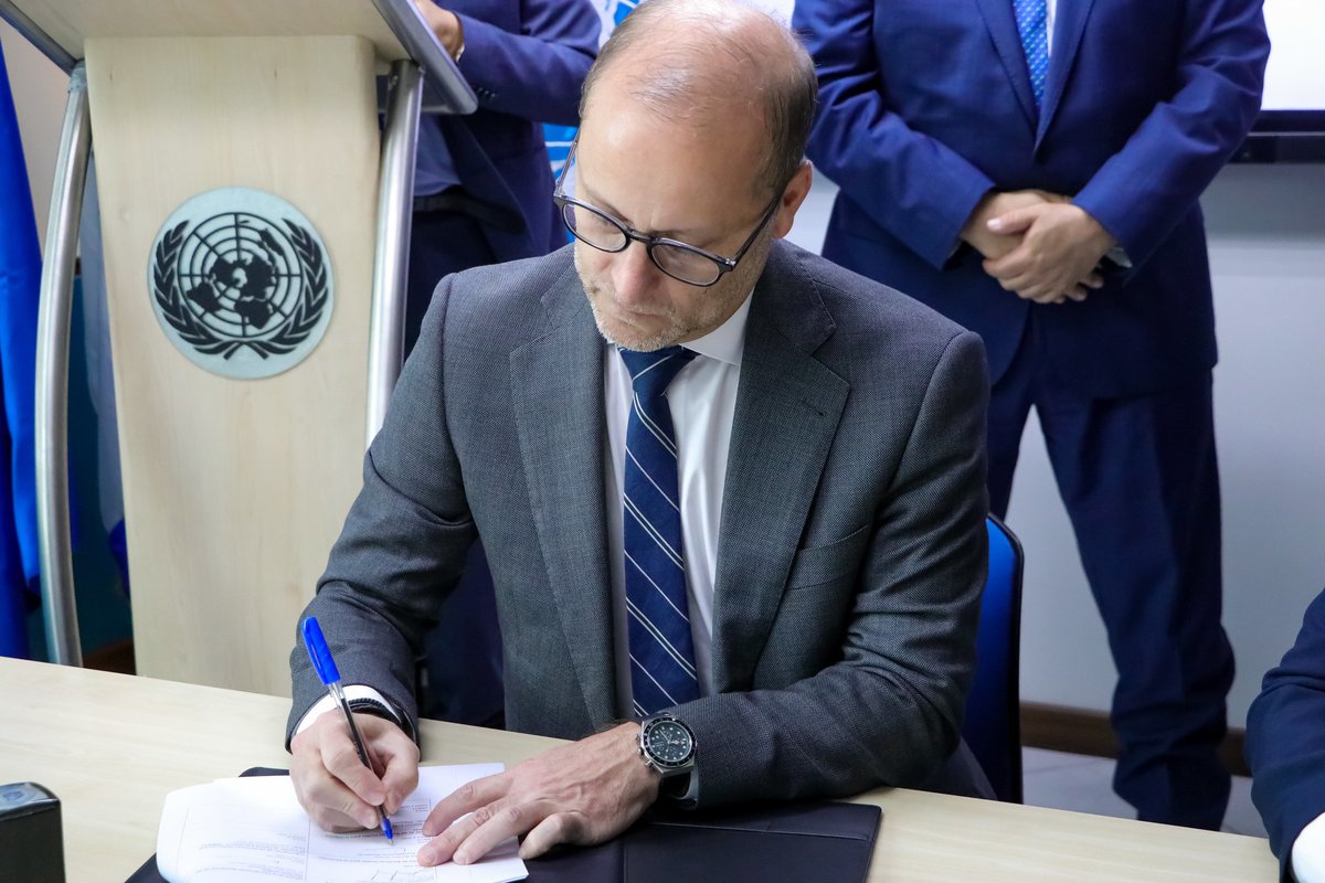 Carlosoctavio25's tweet photo. Avanzar en la transformación digital de Guatemala requiere alianzas estratégicas y una visión compartida. 

Nos honra ser parte de este esfuerzo conjunto, liderado por la @ComisionGAE, junto a @ONUGuatemala, @unicefguatemala, @UNESCOgt, con el apoyo financiero de la @UEGuatemala y el @JointSDGFund. 

¡Un paso clave para la eficiencia y la inclusión digital!