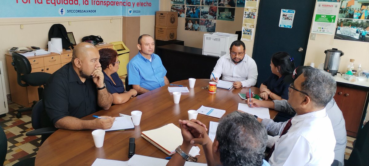 SITCCOR's tweet photo. Este día la Junta Directiva del #SITCCOR llevó acabo reunión general a efecto de analizar la coyuntura interna de la @CortedeCuentas así como también conocer algunos casos importantes, que se deben resolver de la mejor manera con propuestas claras. https://t.co/xUVjSinq3t