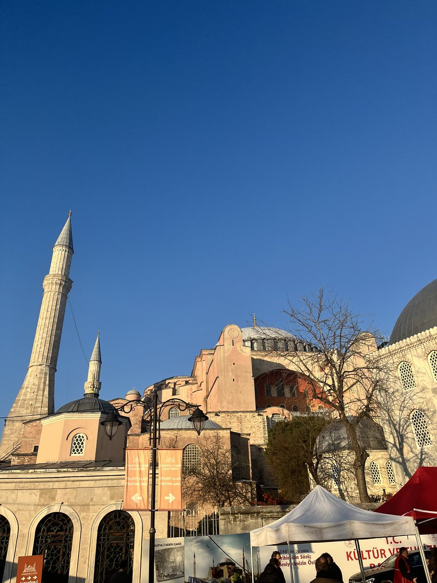 htntfkci's tweet photo. İstanbul / 2 
(dipnot : eşim denizden korkuyor da) https://t.co/xMs0KcjBnA