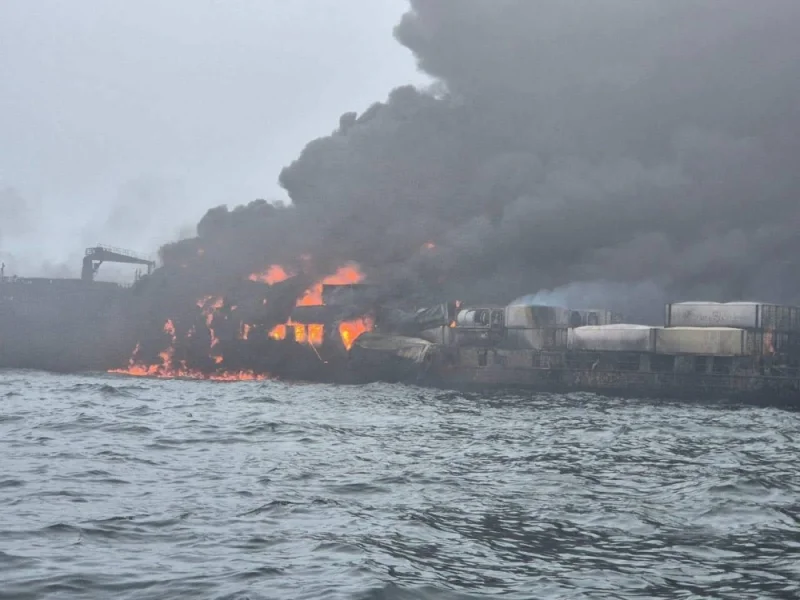 GulfTimes_QATAR's tweet photo. A tanker carrying jet fuel for the US military was hit by a container ship off northeast England on Monday, with the collision igniting a blaze on both vessels, causing multiple explosions and forcing both crews to abandon ship. #StenaImmaculate #tankercollision
https://t.co/ZzoOEPX72k