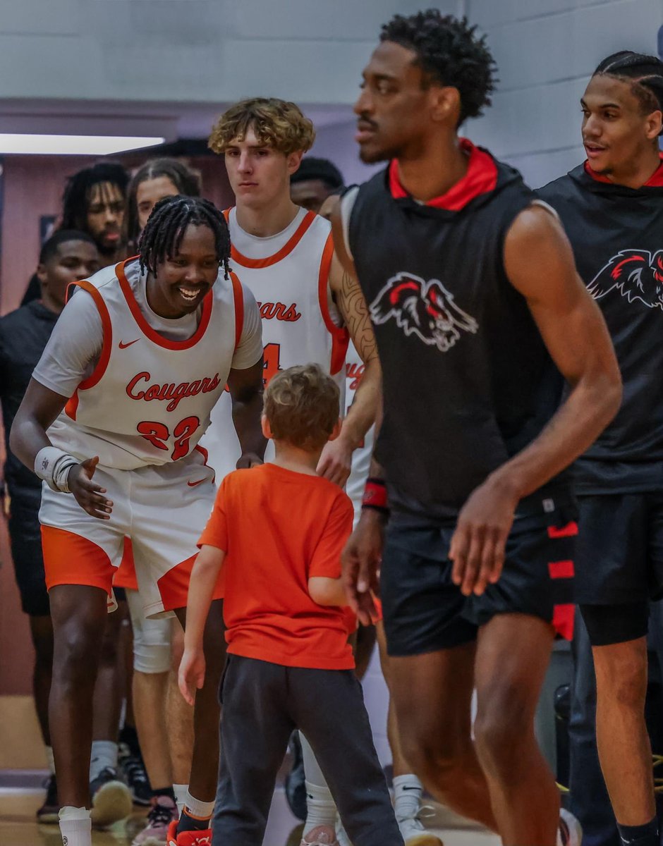 kutdengg22's tweet photo. Season didn’t end the way we planned but super proud of my guys. Been through hell this year and never once folded on eachother… love these boys. @HighlandCCMBB #22out https://t.co/3V5fDlk4aG