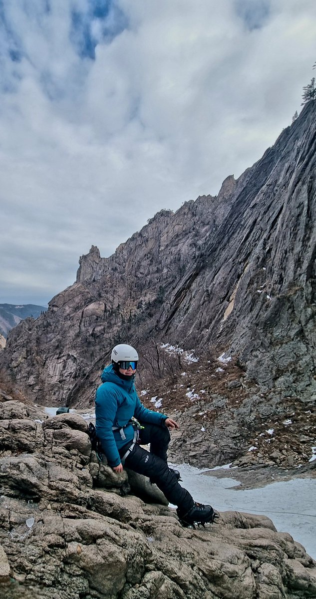 .
집사람과
토왕성폭포 빙벽  역시 겨울이 좋아
.