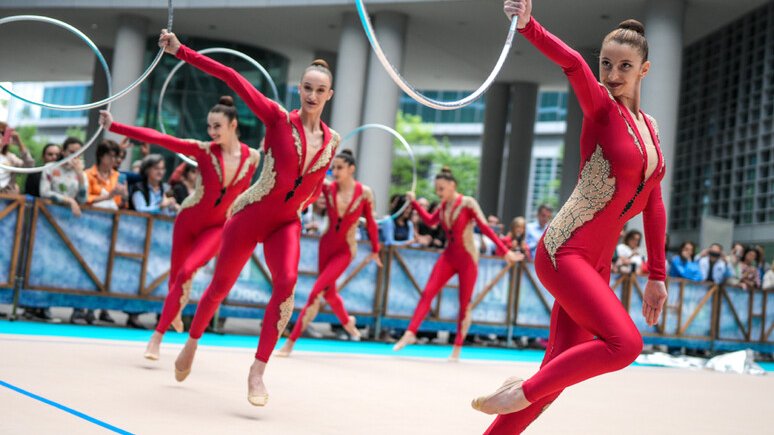 Radio1Rai's tweet photo. 🔵#GinnasticaRitmica Il Gip di Monza ha accolto la richiesta di archiviazione solo per l'assistente della #Maccarani, Tishina. Secondo le accuse avrebbero fatto "#pressioni #psicologiche provocando disturbi, anche alimentari, alle ragazze". Foto repertorio https://t.co/jLSJPcPP06