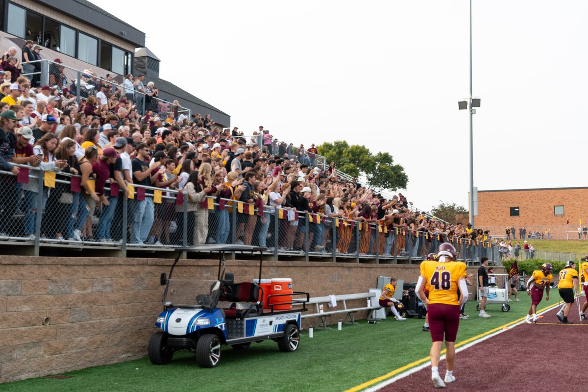 Minnesota Morris Football tweet media