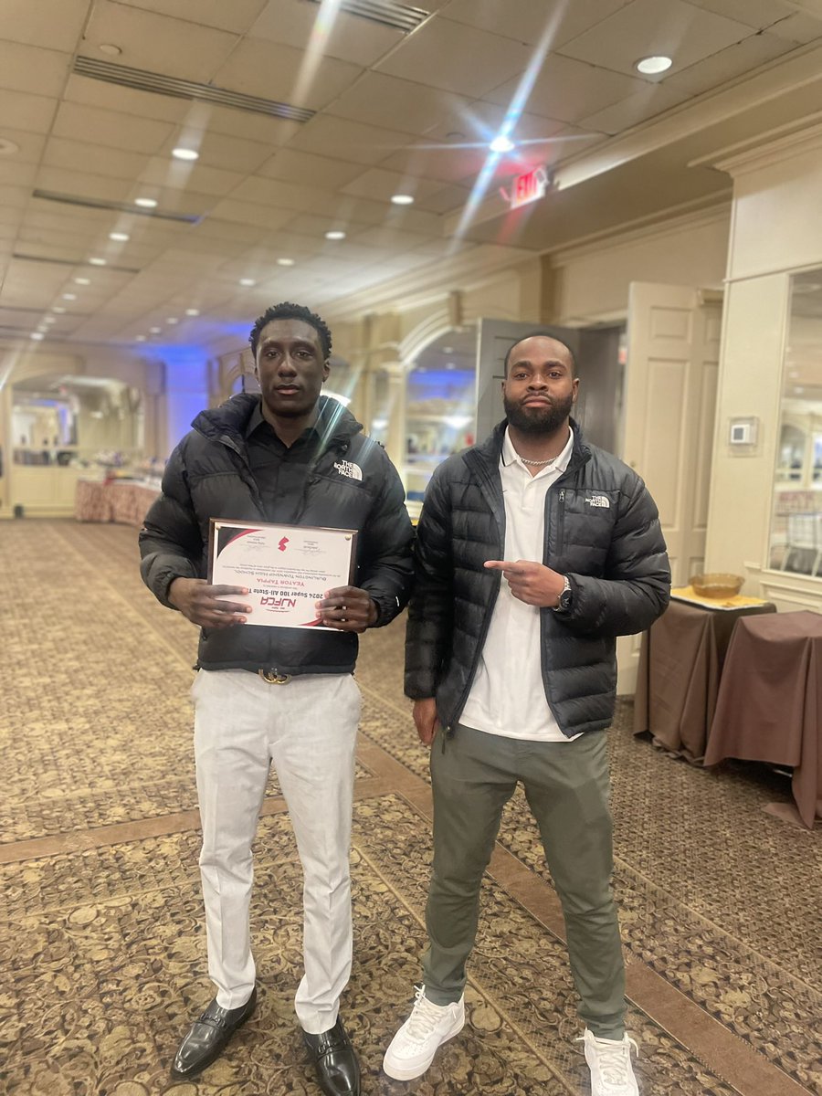 Yeator Tappia (@ytappia24) on Twitter photo Last Highschool Football Banquet
Thank you for the Super 100 selection!
<a href="/BigPlayEv/">Everett Wormley</a> #winthePSAC Last Highschool Football Banquet
Thank you for the Super 100 selection!
<a href="/BigPlayEv/">Everett Wormley</a> #winthePSAC