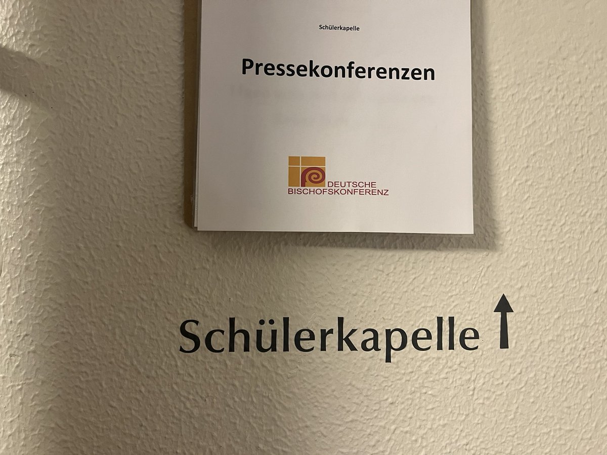 Strack_C's tweet photo. Der Ort der VV der Bischöfe in Kloster #Steinfeld hat soviel bisschen was von einem lost place #DBKVV https://t.co/uOJFZxCUna