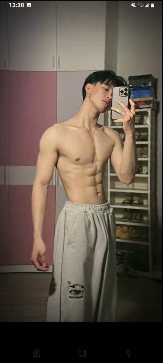 quoctrung_05's tweet photo. IDOL TIKTOK HUYVO VỚI BODY 6 MÚI MÀ CON CU CX NGONN NX AI MÚN XEM.FULL IB MIK ĐỂ VÀO NHÓM (FREE) https://t.co/LvuuGOAbMs