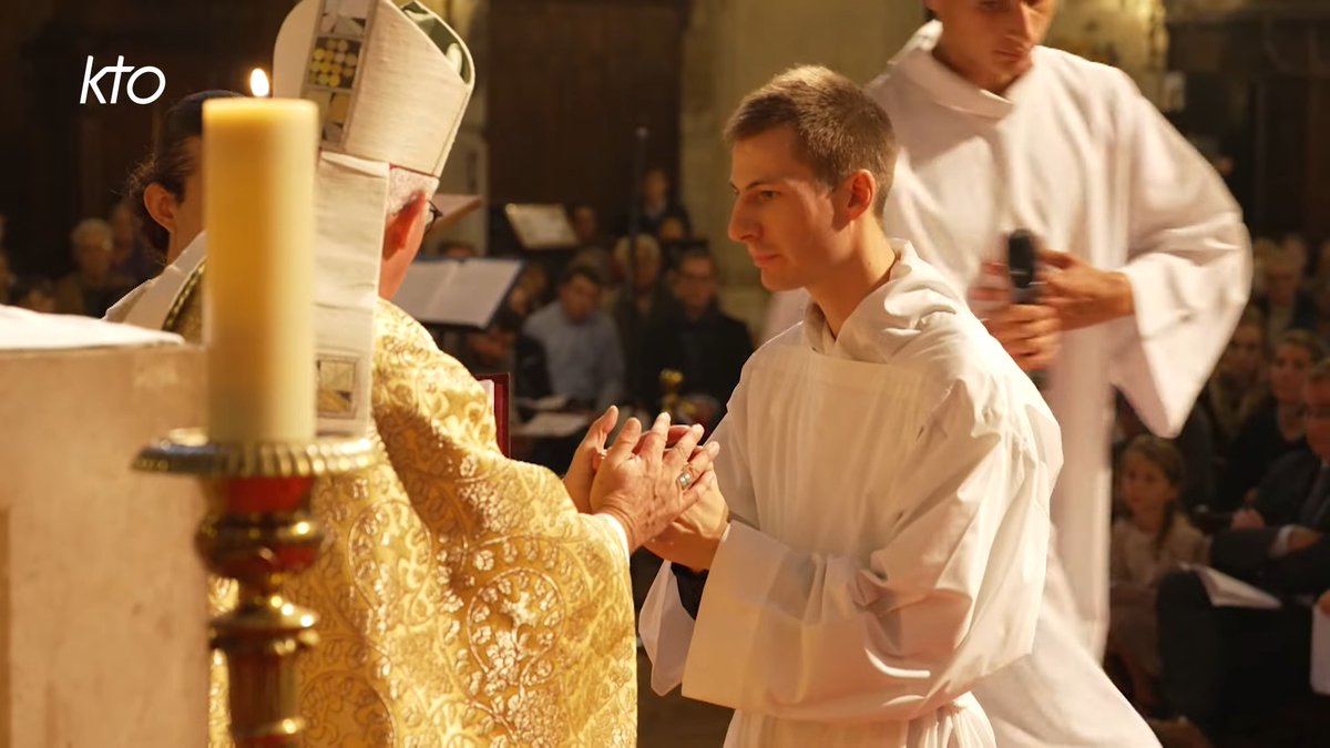 KTOTV's tweet photo. Par son ordination, le #diacre est appelé à servir à l’image du Christ, au cœur de sa paroisse et de son diocèse.
👉Dans ce nouvel épisode des #SacrementsExpliqués, découvrez les rites et la signification de cette vocation : https://t.co/xP518goHCR https://t.co/hvo0ASuZ4c