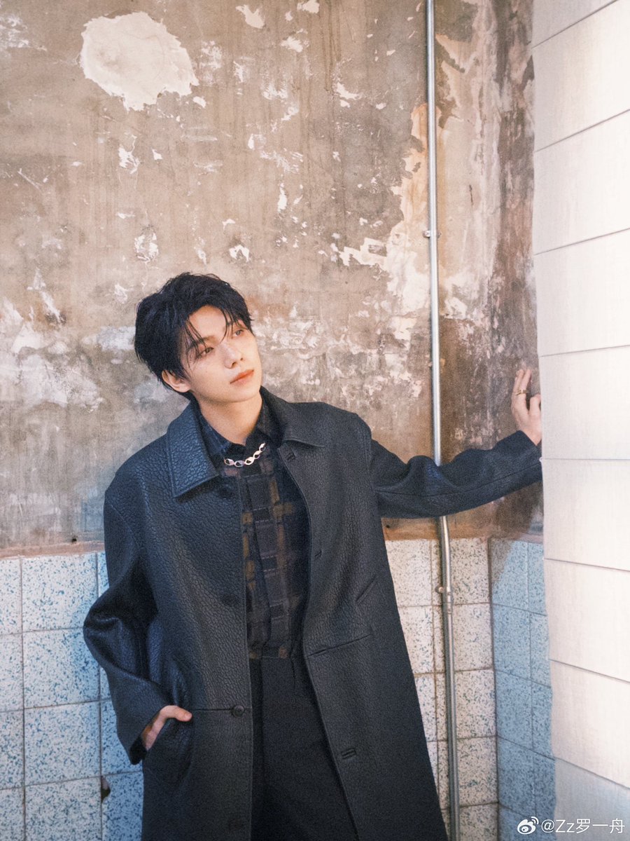 dramapotatoe's tweet photo. #LuoYizhou shares new snaps https://t.co/KTBI8OKFGI