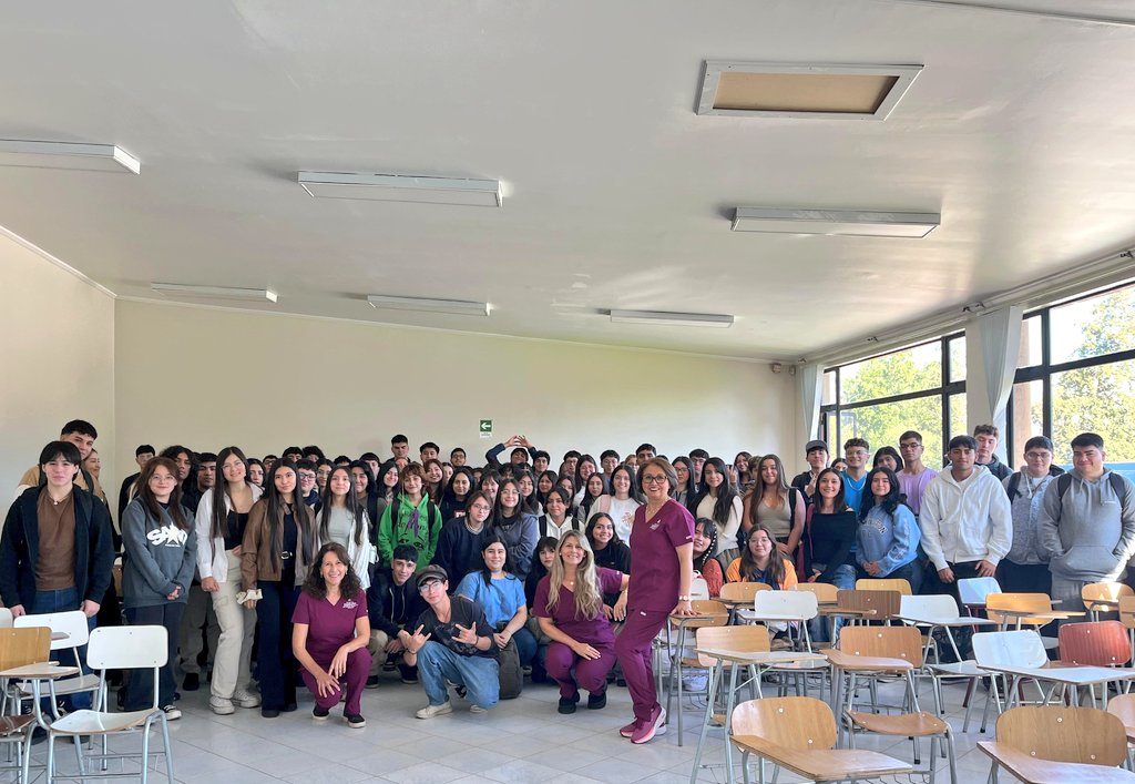 CsSaludUTalca's tweet photo. 📸 También saludamos a l@s nuev@s estudiantes de Tecnología Médica UTalca 😃 Muchas suerte en este desafío! 🍀 #Mechones #TMUTalca ✨️
#FCSUTalca ✅️ https://t.co/t6FNkbUA8t