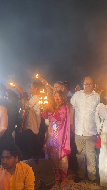 ShimoffMarci's tweet photo. Sergio &amp; I were fortunate to be hosted at the Kumbh Mela by @SadhviBhagawati, &amp; the Parmarth Niketan Ashram. I got to experience the aarti, did the sacred process of purification by taking a dip where the sacred rivers converge &amp; visited the Maharishi Smarak (memorial)!#KumbhMela https://t.co/tmG5QcGCNv