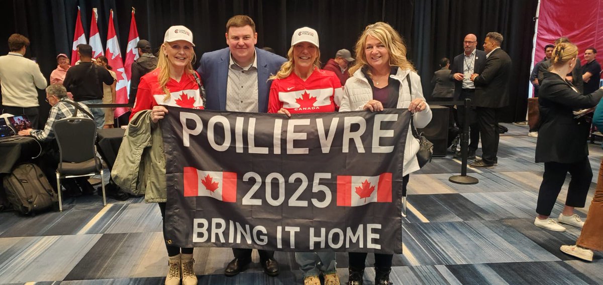 PepperBarb's tweet photo. Wow, what an amazing day at Pierre's "Bring it Home" rally in London Ontario! ❤️🇨🇦❤️
#PierrePoilievre #northernperspective 
#andrewlawton 
#bradshaw https://t.co/Hvj5BqC9Vm