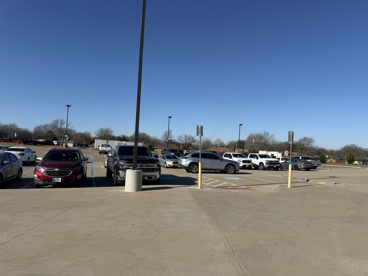 CoachRLandrum's tweet photo. Parking lot filling up at @MHSPanthers. But the haters say we have this well “off”. #TxLedge thinks we aren’t worth it, but we do it EVERY SINGLE DAY. #TXPublicEd https://t.co/NAoQT4mQ0V