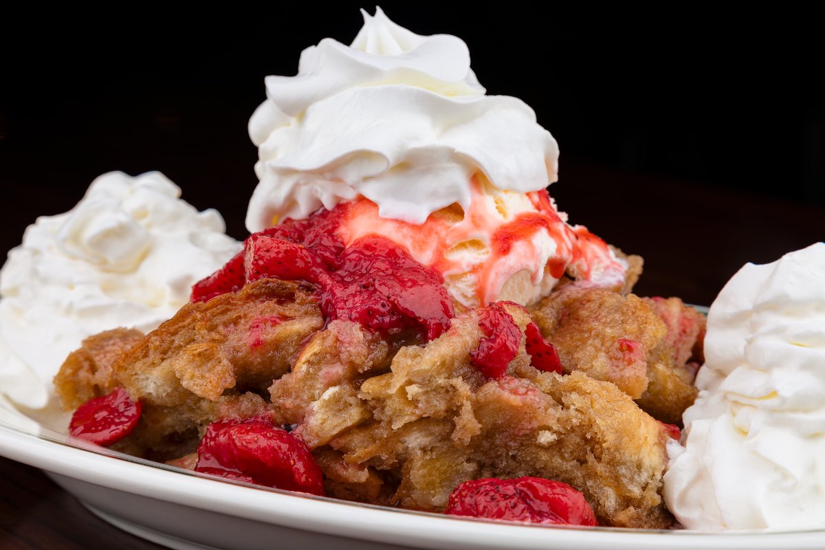 TullysGoodTimes's tweet photo. ๐จNew Dessert Alert๐จIntroducing the Strawberry Monkey Bread โShortcakeโ! The ๐ต Monkey Bread ๐ต you know and love topped with juicy sliced strawberries! ๐
.
.
.
.
#newdessert #dessertlover #shareabledesserts #monkeybread #strawberrymonkeybreadshortcake #strawberries #eatlocal https://t.co/LN16PDcEmk