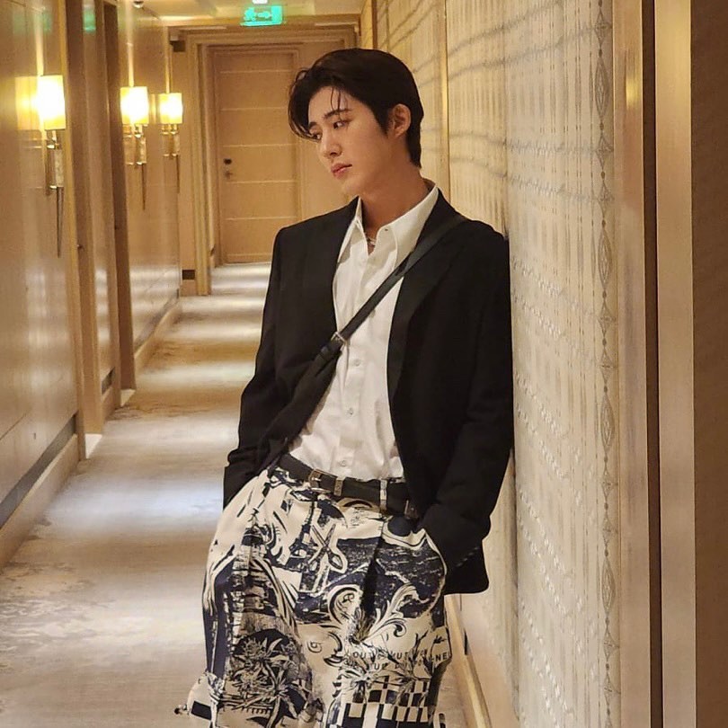 이날 진쨔 왕댜님 같았어✨️🫅