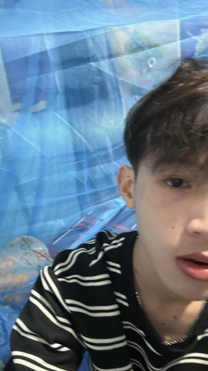Nemchuaranne's tweet photo. Em hs 2005 đẹp trai lại còn ngonn bị lộ clip + chat sex dâm dục ( full vào nhóm ib ) free https://t.co/oCczXJrfxm