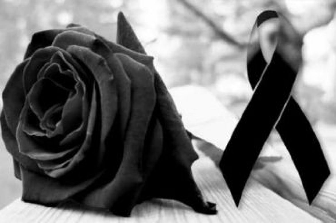 Hoy estamos desolados con la noticia de la muerte de una ex-alumna de nuestro centro de nuestra segunda promoción. Descansa en paz Laura S.B , nuestro más sincero pésame a su familia y amigos. Fue una gran alumna y una gran persona.