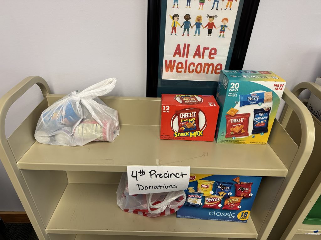 vbschools's tweet image. Witness the power of community and compassion in action. 💙
 vbcpsblogs.com/core/backing-t… 
#VBCPS #VBPD #CommunityStrong