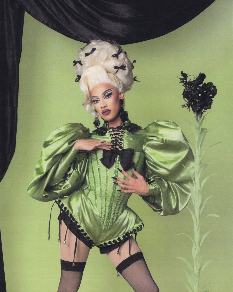 Jewels Sparkles tweet media