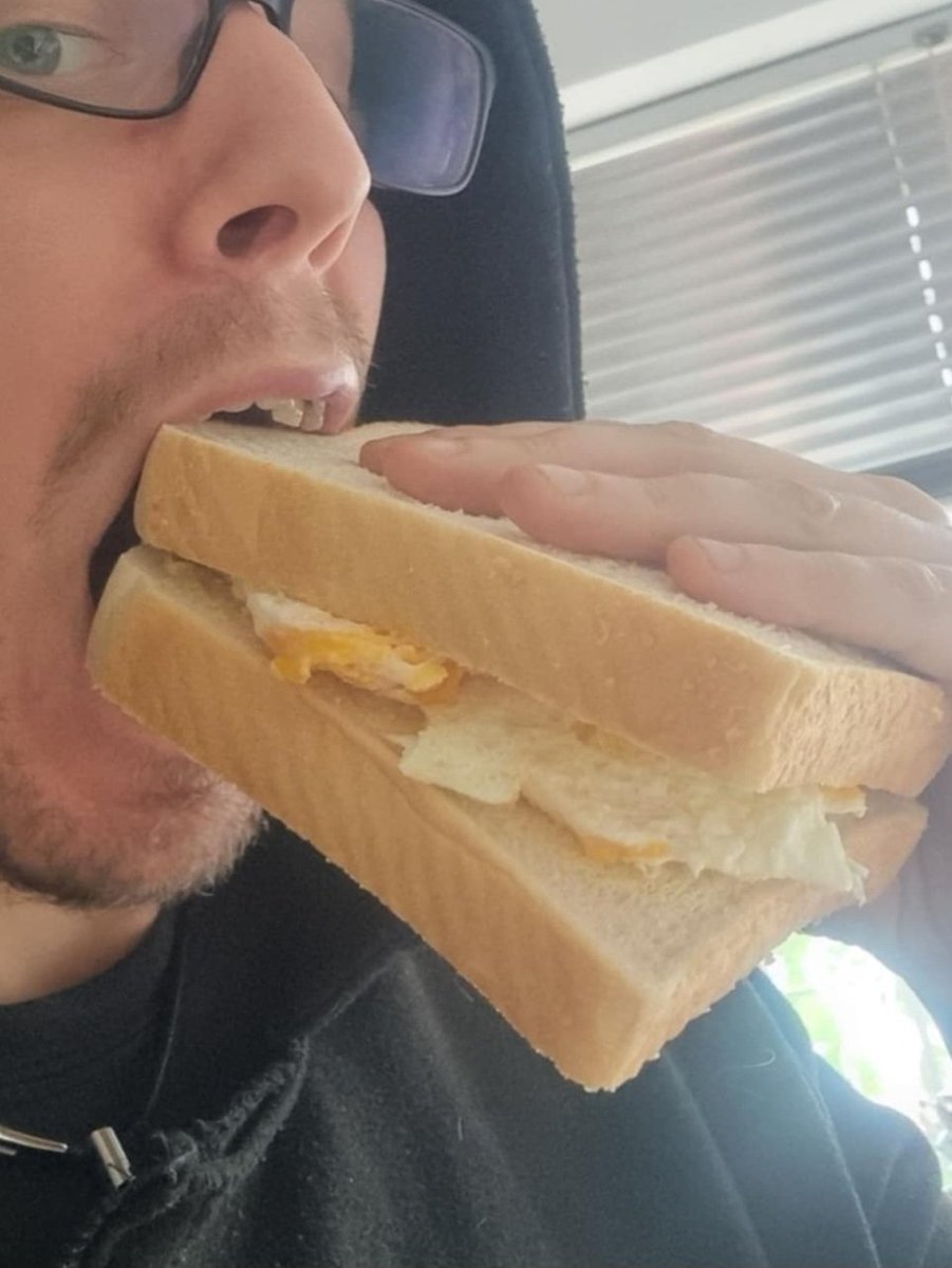 I like my sandwiches like I like my cocks ..... THICK ;)