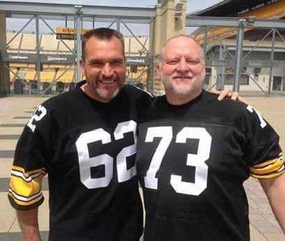 SteelersTres60's tweet photo. Caray...pues hay noticias...una buena y una mala

Arrancamos con la mala. 

Falleció a los 66 años Craig Wolfley, quien fuera OL de Steelers en los 80s y después analista y comentarista junto con el también difunto Tuch Ilkin. 

#RIPWolf https://t.co/Mxs4ZQjnyv