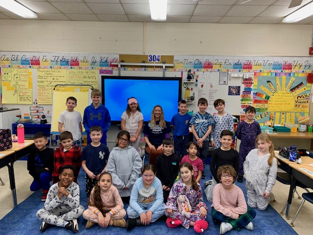 WyckoffLibrary's tweet image. I had such fun sharing some of my favorite stories with my Sicomac friends during #ReadAcrossAmerica Week! 📖🥰 @WPSSicomac @caputoteach @MsAnderson97 @sharer1416