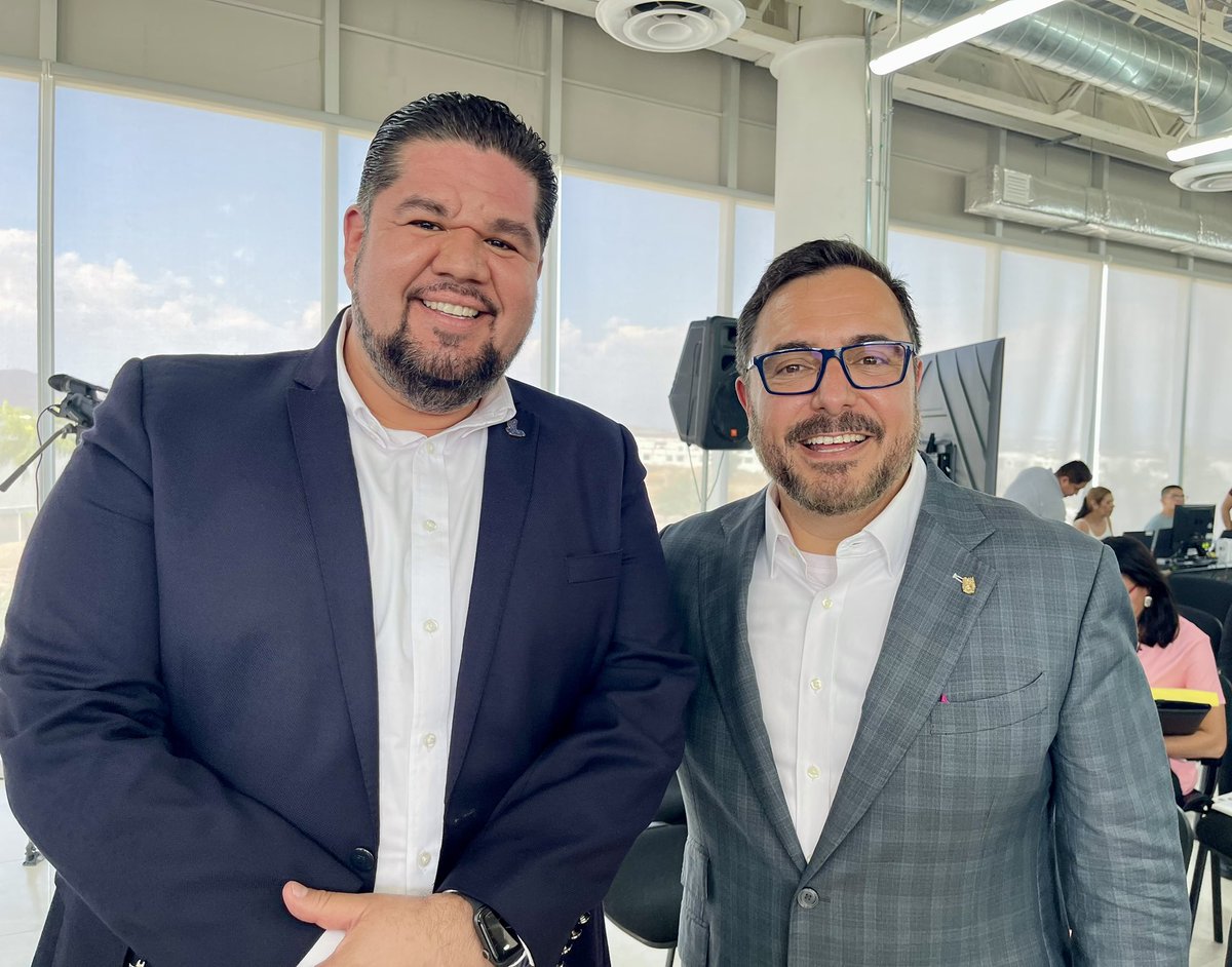 jlcarrera8a's tweet photo. Dr. @ArturoReyesS_ desde el @cicatamorelos le deseamos un feliz cumpleaños, bendiciones hoy y siempre. https://t.co/lopgRM7vPz