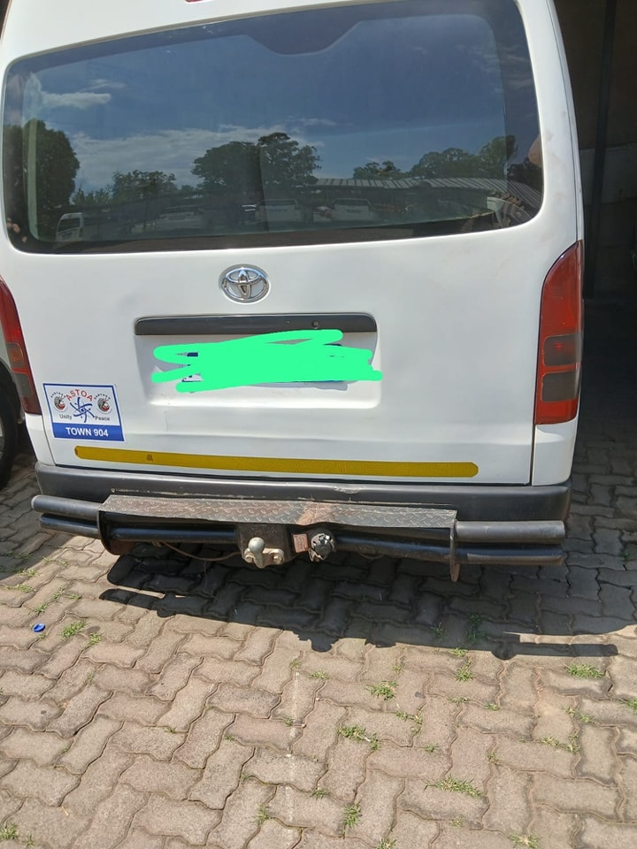 _ArriveAlive's tweet photo. A total of 13 vehicles were impounded by the TMPD Public Transport Unit in Lotus Gardens  https://t.co/rm0MRrrpMz

#ArriveAlive #Impounded #Vehicles #Taxis @TMPDSafety https://t.co/Vo6kcaBQWE