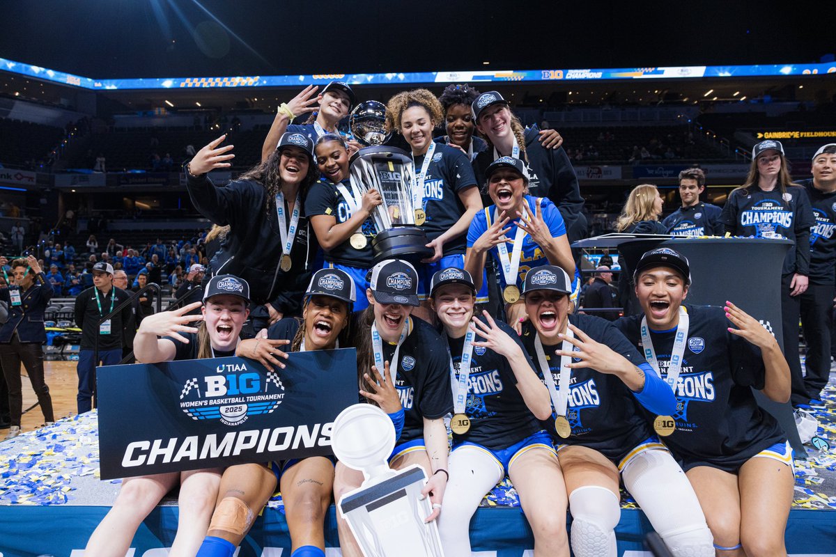 UCLAWBB's tweet photo. Woke up feeling like B1G champions 😏

#GoBruins https://t.co/fJDfvN1psM
