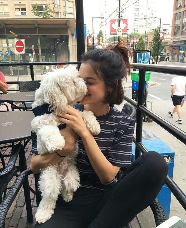 Besitos y mimos con mamá 🐶🐾🐕