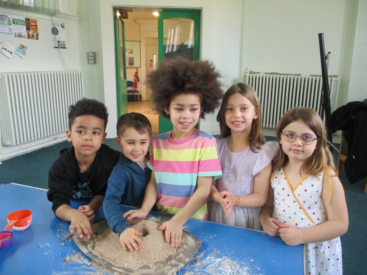 LancsLibraries's tweet image. British Science Week is underway and Lancs STEM Stars celebrated by making their own kinetic sand at #RawtenstallLibrary 
#LancsStemStars #BritishScienceWeek2025