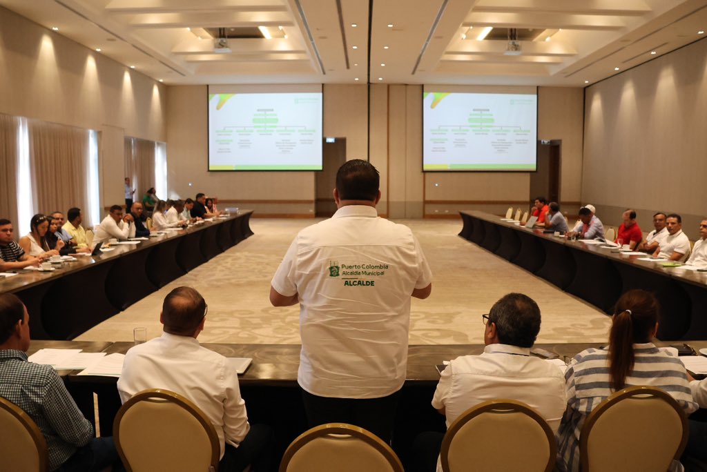 Pliniocg's tweet photo. Convoqué a todas las fuerzas vivas de Puerto Colombia para unirnos en la defensa de nuestro territorio. En estos momentos no hay colores políticos, ni posiciones económicas o sociales, solo porteños que quieren cuidar lo que históricamente ha sido de ellos. https://t.co/Ey4bTjWtIo