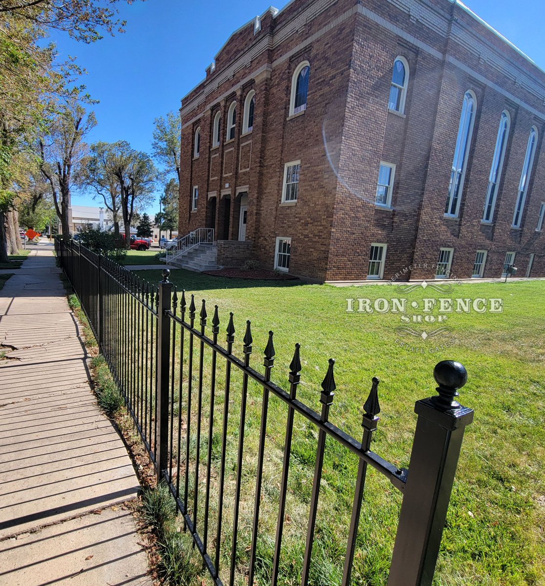 IronFenceShop's tweet photo. Add a touch of timeless elegance to your property with a custom iron fence that perfectly complements your brick building. 🏢✨

Ready to elevate your property’s curb appeal? Get in touch with us today for a custom design!
#IronFenceShop #IronFences #BrickAndIron #CurbAppeal https://t.co/b4I1oToXA7