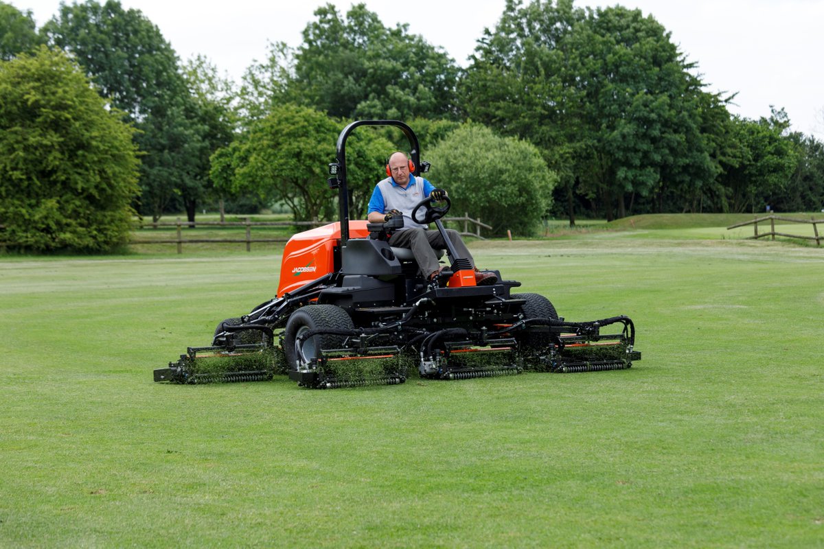 Get ready to transform your mowing experience with the F407!

Boasting an impressive 4-meter wide cutting width this powerhouse mower is designed to tackle the largest areas with ease.

Learn more today ➡️ bit.ly/4hBzJUe

#F407 #Jacobsen