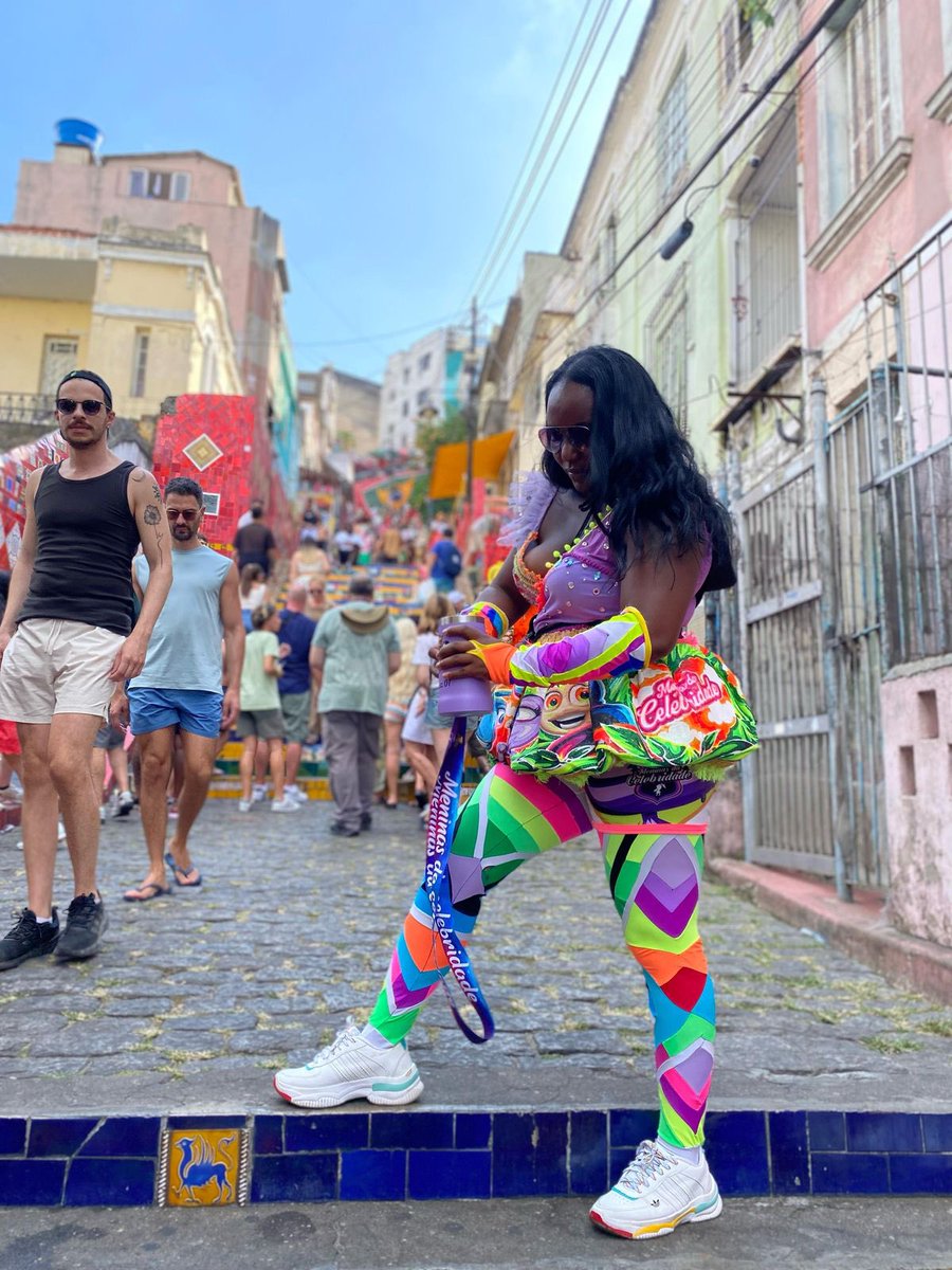 meninasdacdd's tweet photo. +1 ano paramos tudo, e ano que vem é nós dnv, vai tentando aí 😝🤪🎭 https://t.co/R0f3rQTjBe