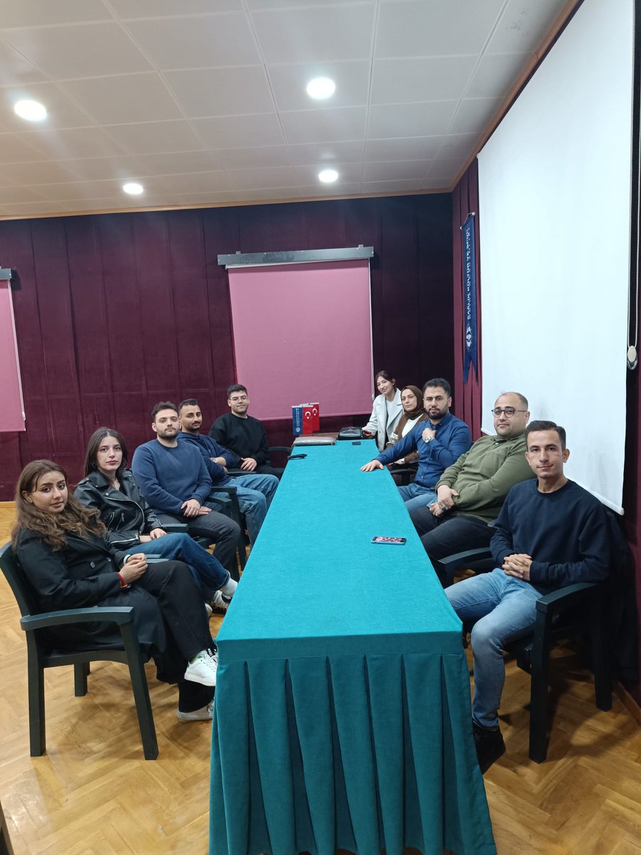 gegetgenclik's tweet photo. Gençlik Girişim ve Eğitim derneği başkanımız @Mehmetsat2727 katılımlarıyla toplantımızı gerçekleştirdik. https://t.co/smTMlz9xJa