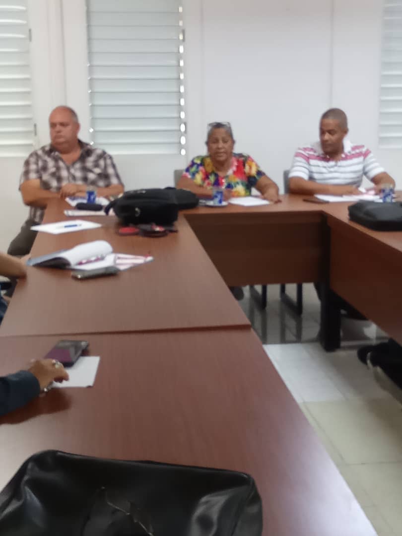 nilser_pineda's tweet photo. Inica en #LasTunas control nacional al programa de Merienda Almuerzo en Secundaria Básica en la q participan los organismos q conforman el grupo para su funcionamiento @CubaMined @DPELasTunas @YelenysLasTunas @WalterNoris @DeLas28948 https://t.co/bh6YMgRPdA