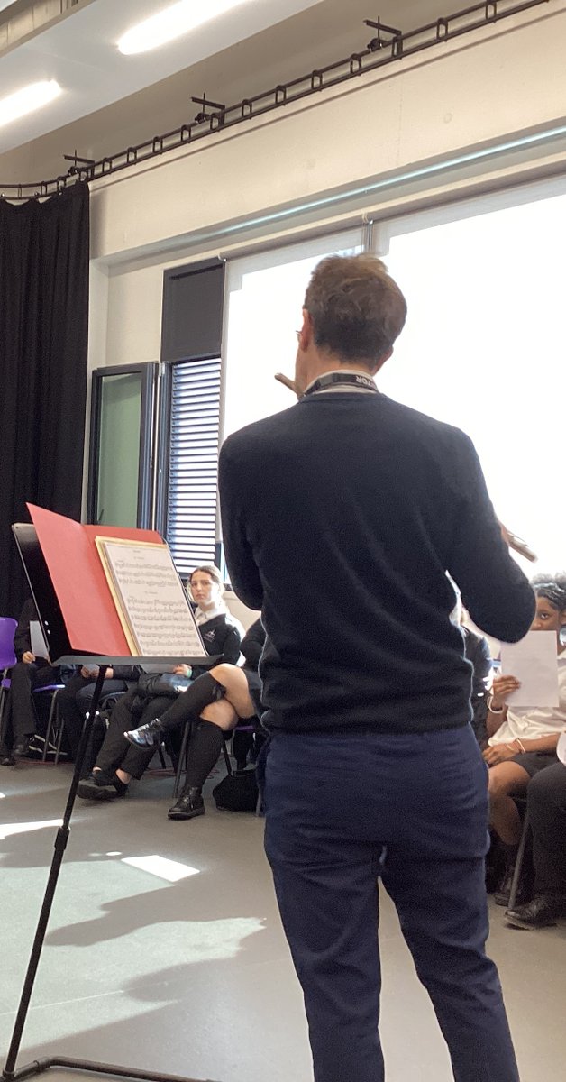 🎶Our Year 10 GCSE Music students had an incredible live workshop with Nicolas Bricht, flautist with the London Mozart Players, on their Eduqas set work: Bach’s Badinerie! 🎼They were inspired by hearing a professional musician up close and asked plenty of great questions. 🎵