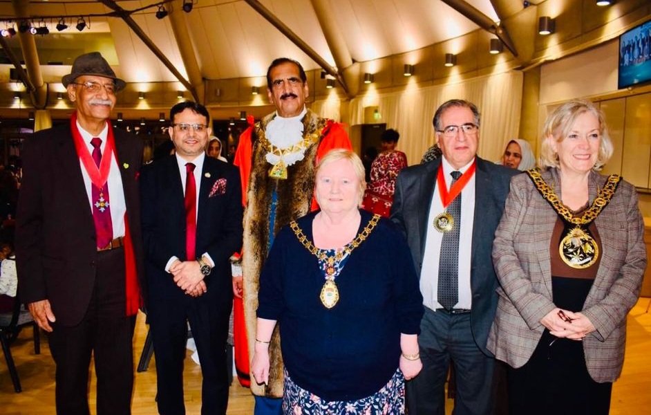 Rita Begum (@iamritabegum) on Twitter photo Beautifully organised iftar fundraiser by <a href="/mayorofbrent/">Mayor of Brent 2024/25</a> <a href="/Tariqmdar/">Cllr Tariq Dar MBE</a> for Pakistani community centre and Foodbank both very worthwhile charity to support with <a href="/KrupeshHirani/">Krupesh Hirani AM for Brent and Harrow</a> <a href="/RyanHack_/">Cllr Ryan Hack</a> <a href="/redstarneil/">Cllr Neil Nerva 🌹🇪🇺🇬🇧 🇺🇦 🚉</a> <a href="/MAsgharButt/">Cllr Muhammed Butt</a> <a href="/CllrSButt/">Cllr Saqib Butt</a> <a href="/Saqlain_Ch_/">Saqlain</a> 🙏🌹🙏 Beautifully organised iftar fundraiser by <a href="/mayorofbrent/">Mayor of Brent 2024/25</a> <a href="/Tariqmdar/">Cllr Tariq Dar MBE</a> for Pakistani community centre and Foodbank both very worthwhile charity to support with <a href="/KrupeshHirani/">Krupesh Hirani AM for Brent and Harrow</a> <a href="/RyanHack_/">Cllr Ryan Hack</a> <a href="/redstarneil/">Cllr Neil Nerva 🌹🇪🇺🇬🇧 🇺🇦 🚉</a> <a href="/MAsgharButt/">Cllr Muhammed Butt</a> <a href="/CllrSButt/">Cllr Saqib Butt</a> <a href="/Saqlain_Ch_/">Saqlain</a> 🙏🌹🙏