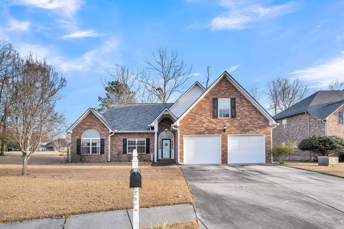 TroyPhillips33's tweet photo. New Listing Price: $525,000
145 Dasharon Ln, Goose Creek, SC 29445 is a fantastic property with 4 bedrooms and 2.5 bathrooms.
See more here: https://t.co/fhY3J7eQTo https://t.co/lh3dTMG2qk