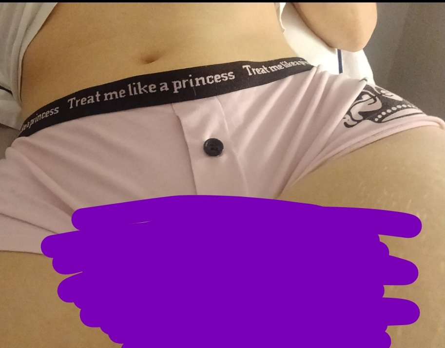 bbkittea's tweet image. It sucks that someone with my hips had to get so hurt and injured physically that I couldn't function,

I was really enjoying making free content and could've made so much more with a hip ratio like that.
I could've made people a little happy :')