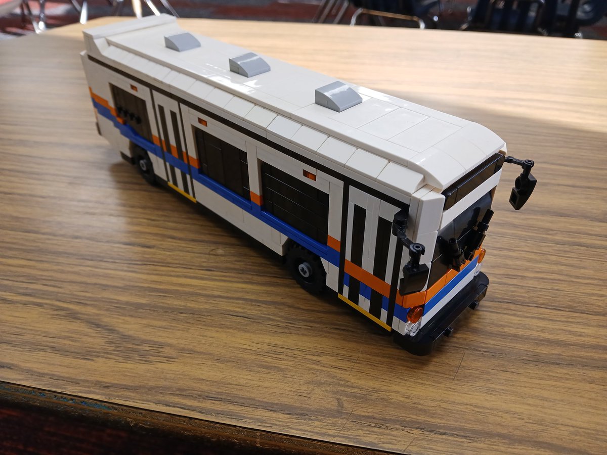 I spent the weekend designing and building a LEGO bus. #lego #legomoc #bus #octa