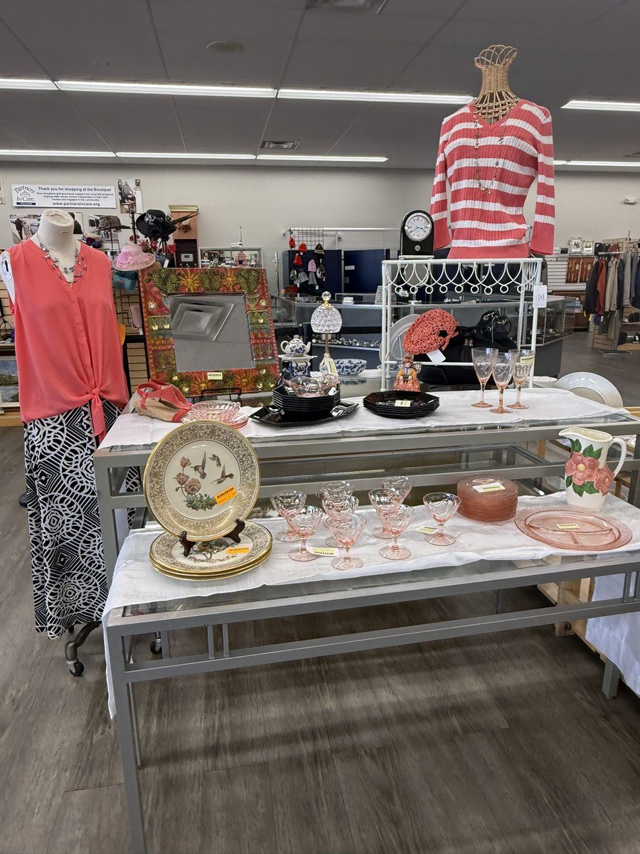 GenerationPICMD's tweet image. 🌸 Spring into style &amp;amp; find unique treasures at our Anne Arundel Upscale Resale Boutique! 💛 Your purchases support Older Adult Members. Want to help more? Volunteer today! 🌟partnersincare.org/get-involved/v…    #SpringFinds #UpcycleForACause #VolunteerWithUs