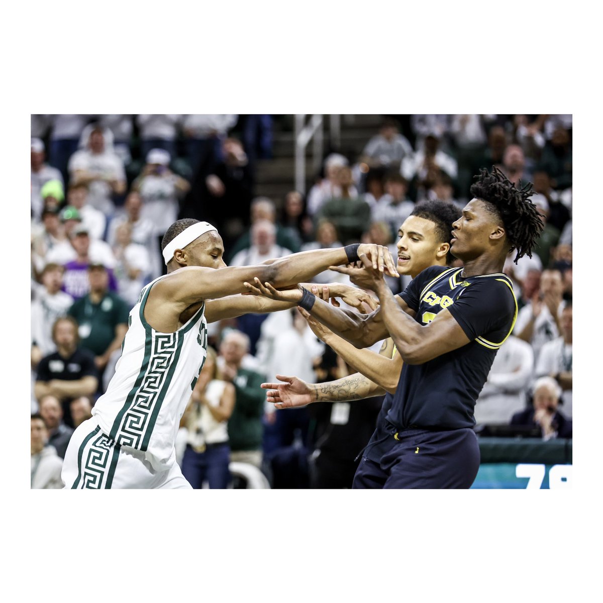 Matthew Mitchell Photo (@mmitchellphoto) on Twitter photo Defending Tradition. Defending Tradition.