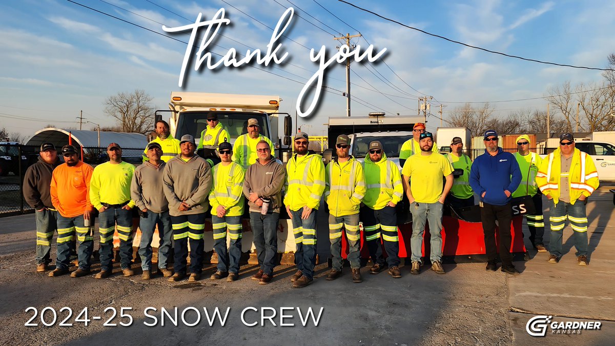 GardnerKansas's tweet image. 👏 Shoutout to our amazing snow crew! 🚜 Thank you for your hard work and dedication in getting us through another winter season. We appreciate all you do for our community! #GardnerProud #ByeWinter #HelloSunshine #PlowLife